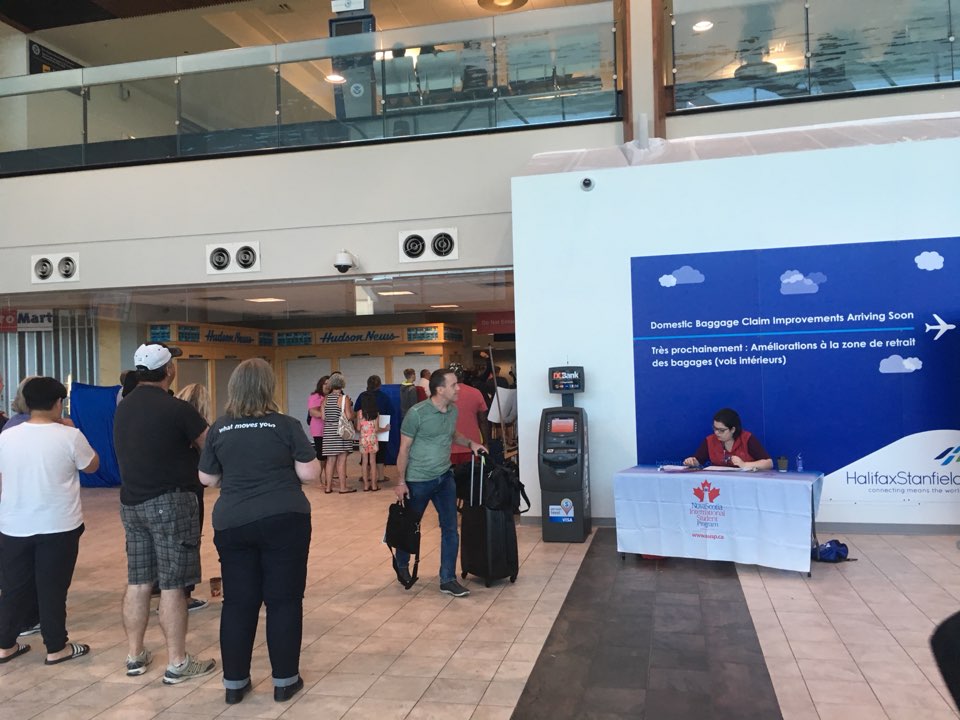 노바스코샤 공립교육청에서 유학생 도착을 환영하기 위해 준비 중인 모습